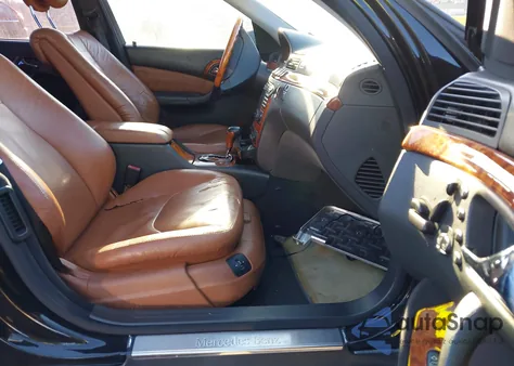 2000 Mercedes-Benz S 500 z USA, uszkodzony, nr VIN WDBNG75J5YA107352